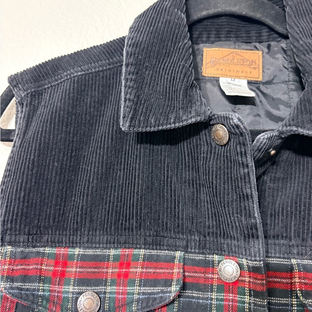 Vintage Woman’s Pendleton Red Plaid Quilted Fleece BlackCorduroy Snap Front Vest - Picture 4 of 11